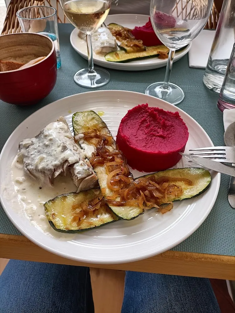 Poisson Courgettes Grillées Et Purée de Betteraves